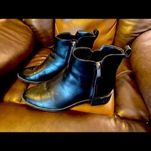 NEW Calvin Klein ankle booties